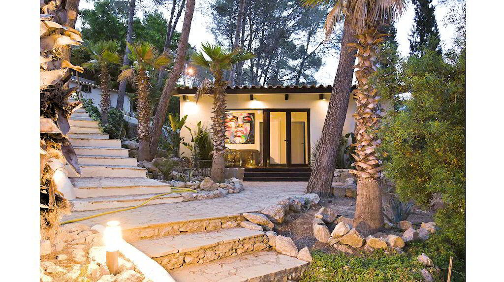 Buying a Villa with a Pool near Sitges | Zupyak