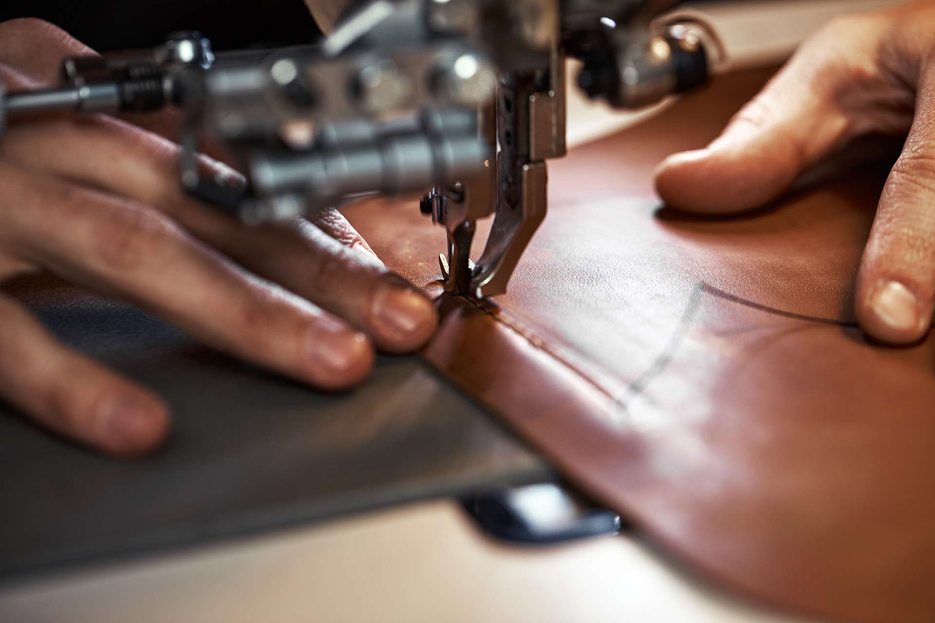 東京で革修理なら経験が豊富なマスミヤ | 革の専門家による革リペア