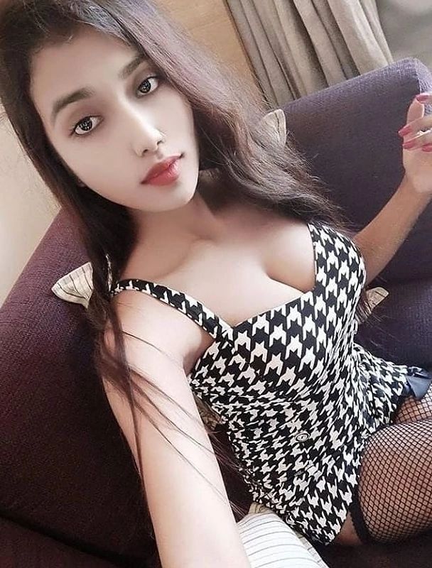 Chandigarh escorts provide extreme love treat